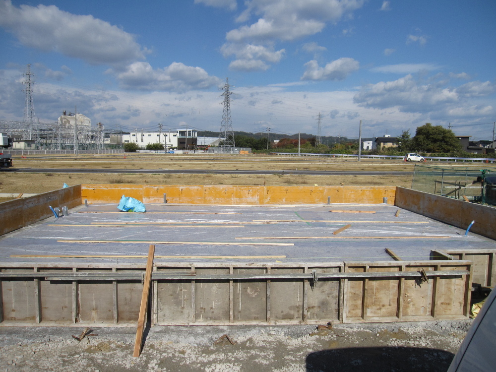 防湿シート・捨てコン・枠組