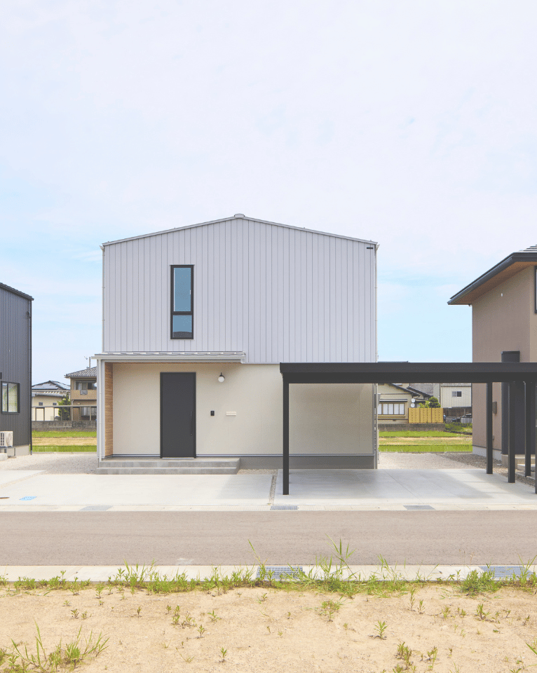 高岡市石瀬で常設展示中のセミオーダー住宅Q-etモデルハウス外観